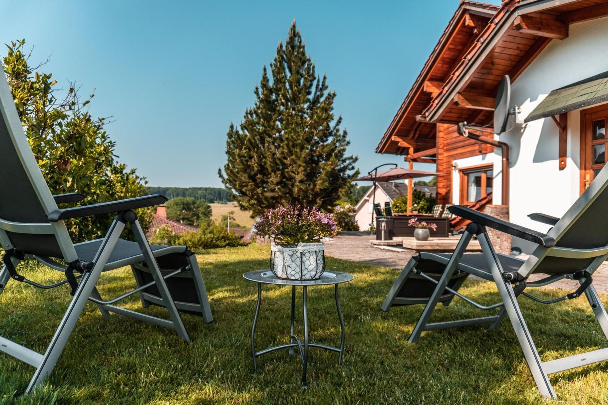 Steewer Landhaus Gemuetliche Ferienwohnung Bis 6 Pers In Ruhiger Ortsrandlage Stebach Exteriér fotografie